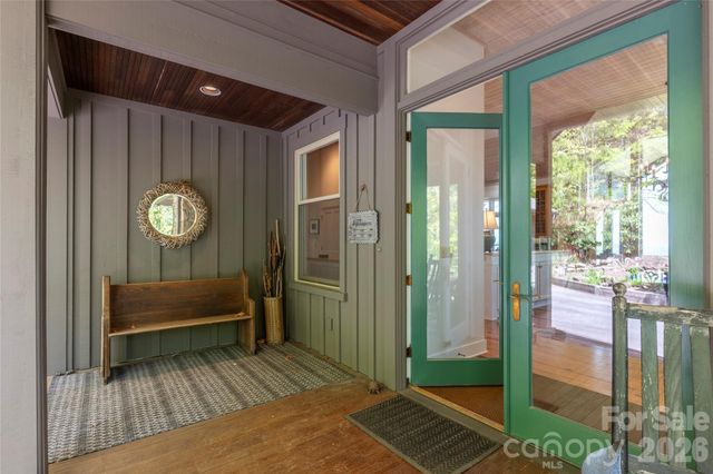 562 Panther Ridge Road, Lake Toxaway, NC 28747