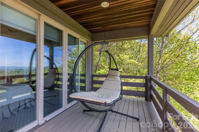 562 Panther Ridge Road, Lake Toxaway, NC 28747
