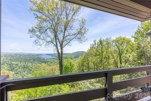 562 Panther Ridge Road, Lake Toxaway, NC 28747