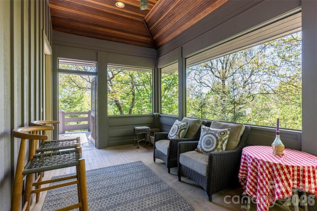562 Panther Ridge Road, Lake Toxaway, NC 28747