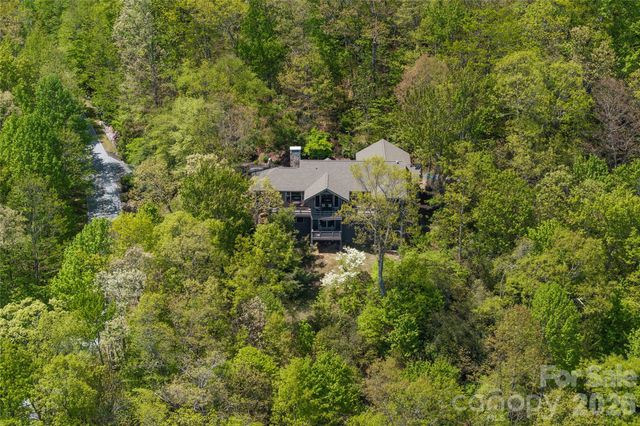562 Panther Ridge Road, Lake Toxaway, NC 28747
