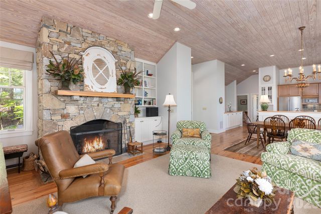 562 Panther Ridge Road, Lake Toxaway, NC 28747