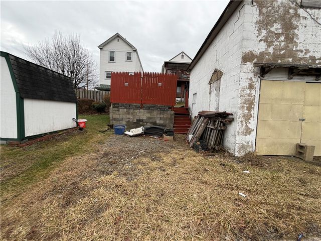 1633 New York Avenue, Port Vue, PA 15133