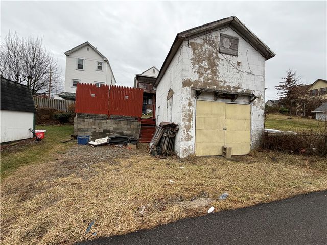 1633 New York Avenue, Port Vue, PA 15133