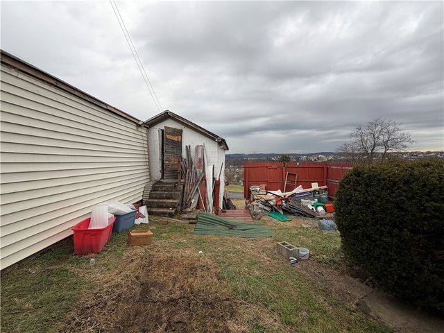 1633 New York Avenue, Port Vue, PA 15133