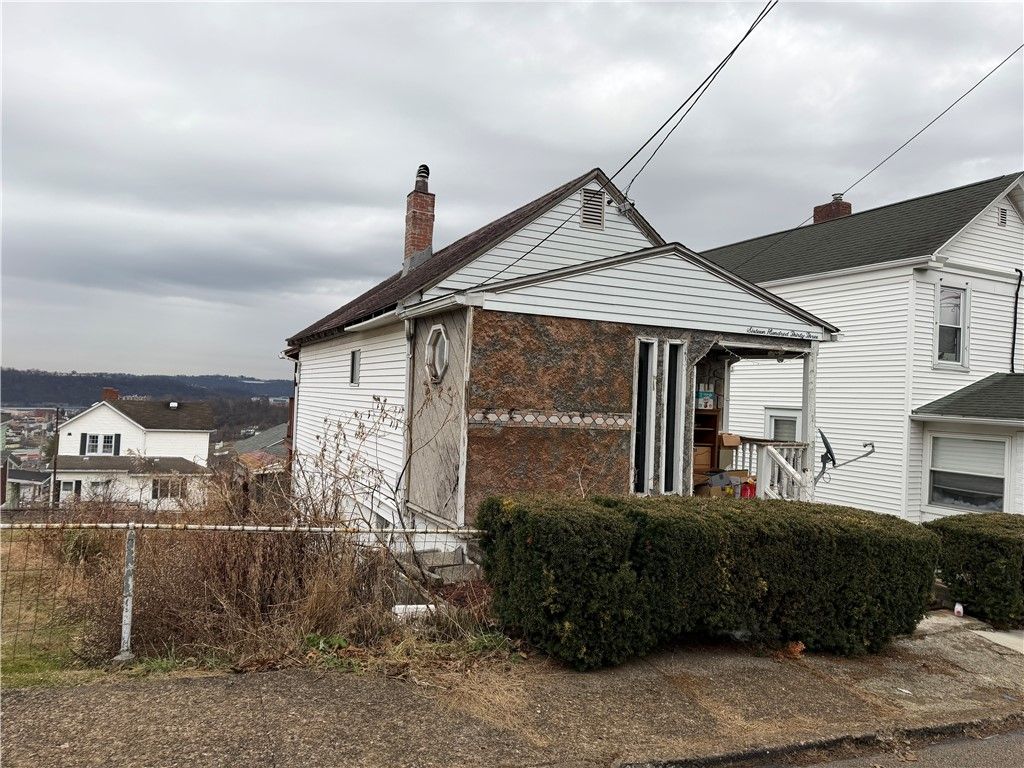 1633 New York Avenue, Port Vue, PA 15133
