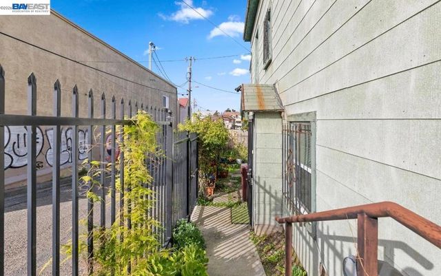 1433 15th Avenue, Oakland, CA 94606