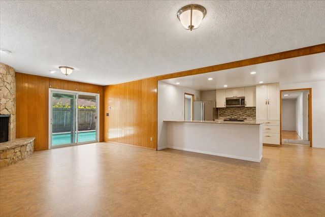 69 Springbrook Cir, Sacramento, CA 95831