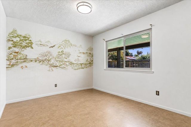 69 Springbrook Cir, Sacramento, CA 95831