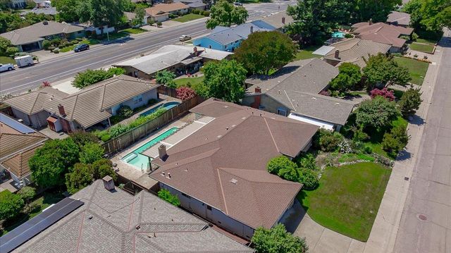 69 Springbrook Cir, Sacramento, CA 95831