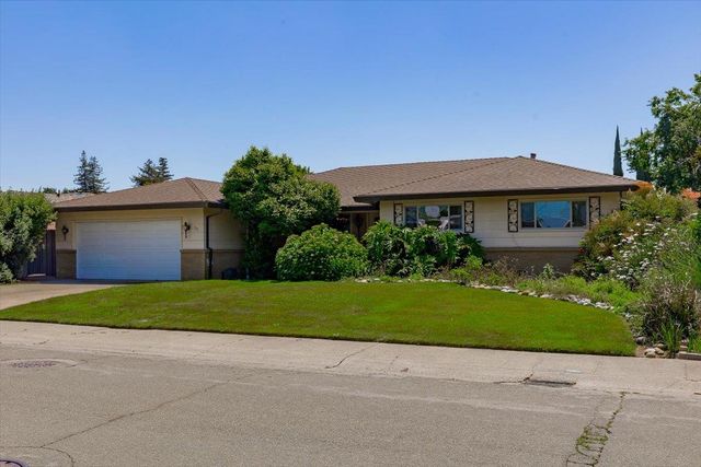69 Springbrook Cir, Sacramento, CA 95831