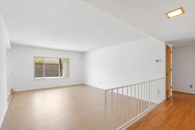 69 Springbrook Cir, Sacramento, CA 95831