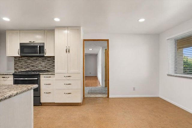 69 Springbrook Cir, Sacramento, CA 95831