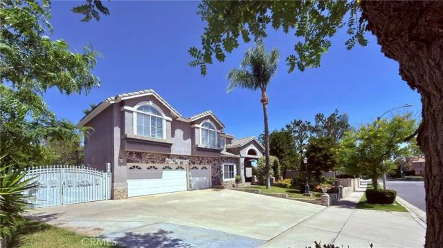 2784 James Street, Corona, CA 92881