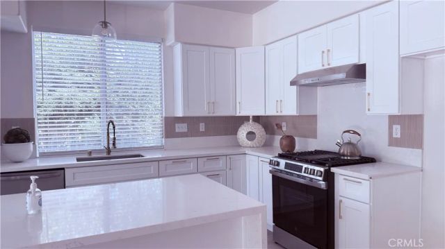 2784 James Street, Corona, CA 92881