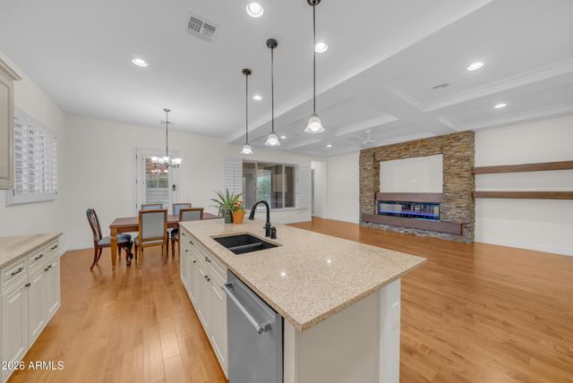 2879 E APPALOOSA Road, Gilbert, AZ 85296