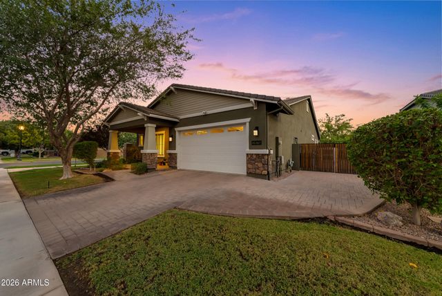 2879 E APPALOOSA Road, Gilbert, AZ 85296