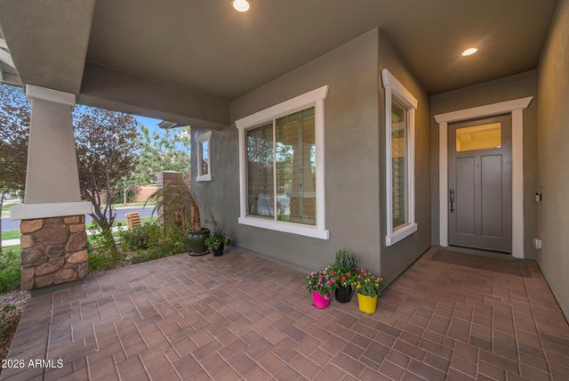2879 E APPALOOSA Road, Gilbert, AZ 85296