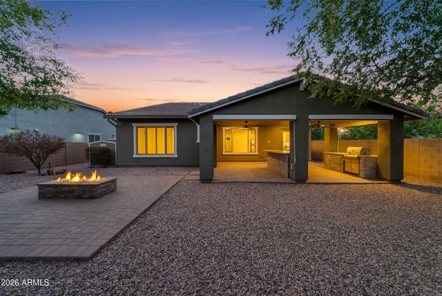 2879 E APPALOOSA Road, Gilbert, AZ 85296