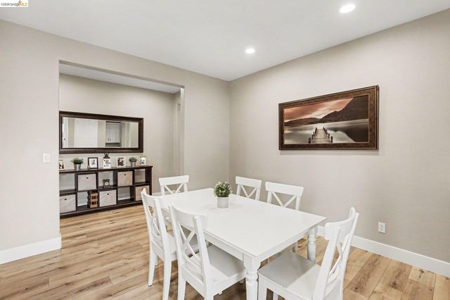 224 Hearthstone Cir, Oakley, CA 94561