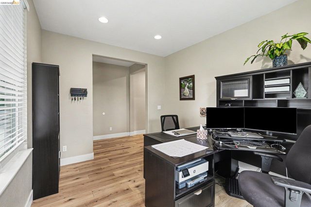 224 Hearthstone Cir, Oakley, CA 94561