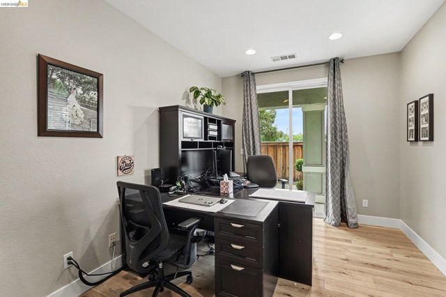 224 Hearthstone Cir, Oakley, CA 94561