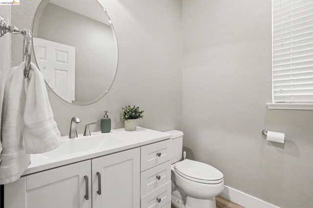 224 Hearthstone Cir, Oakley, CA 94561