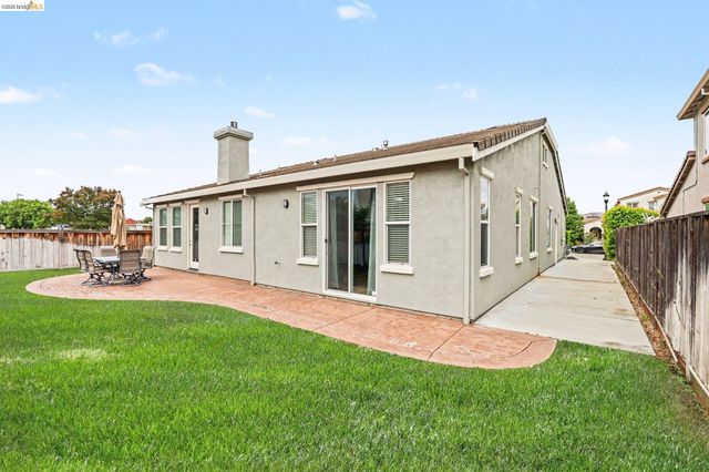 224 Hearthstone Cir, Oakley, CA 94561