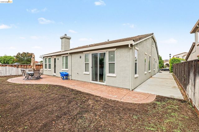 224 Hearthstone Cir, Oakley, CA 94561