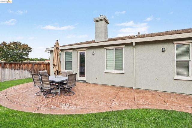 224 Hearthstone Cir, Oakley, CA 94561