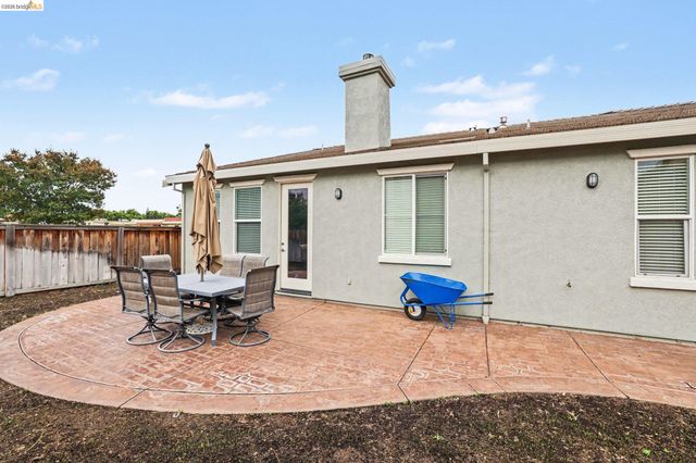224 Hearthstone Cir, Oakley, CA 94561