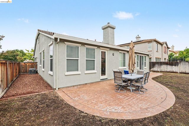 224 Hearthstone Cir, Oakley, CA 94561