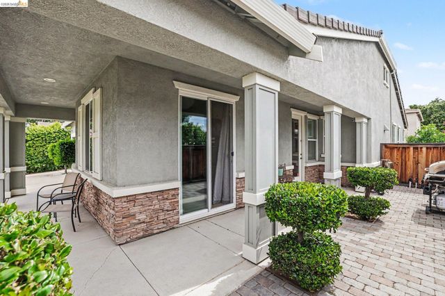 224 Hearthstone Cir, Oakley, CA 94561