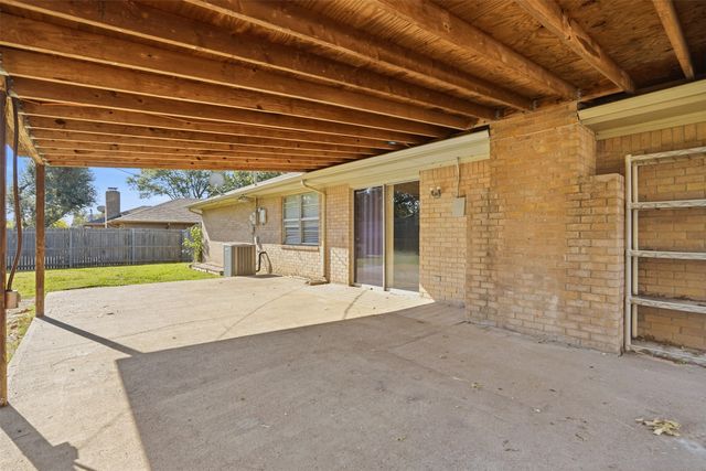 2219 Lavon Creek Lane, Arlington, TX 76006