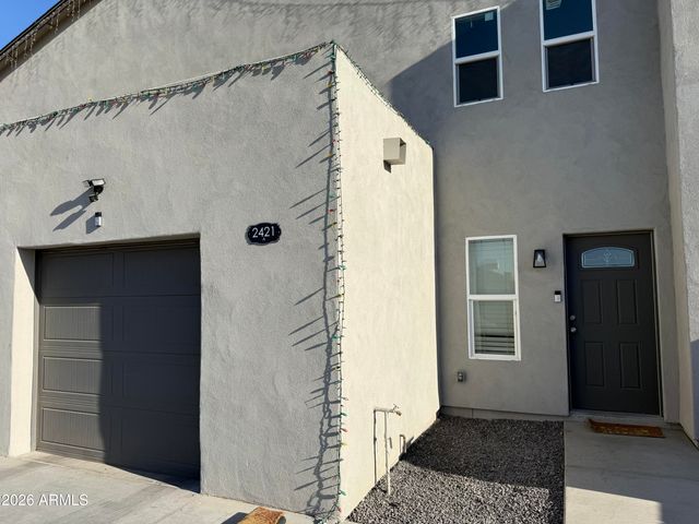 2421 E PUEBLO Avenue, Phoenix, AZ 85040