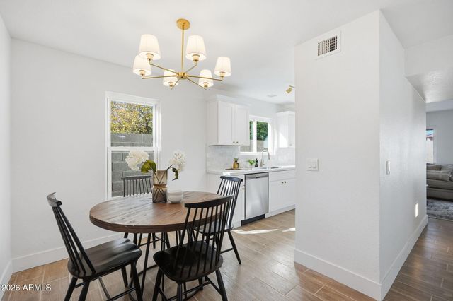 1410 E TOPEKA Drive, Phoenix, AZ 85024