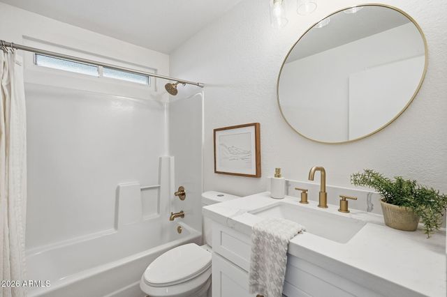 1410 E TOPEKA Drive, Phoenix, AZ 85024