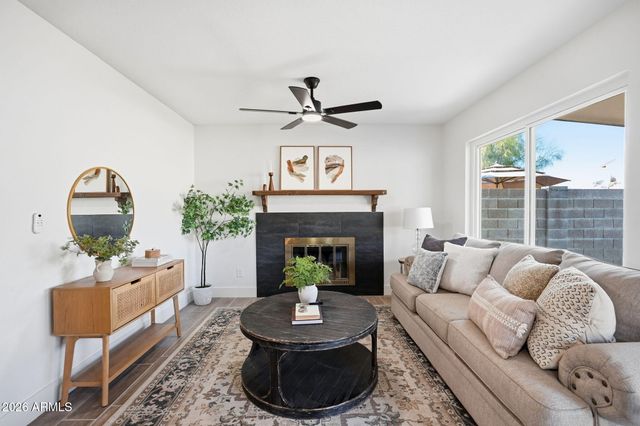 1410 E TOPEKA Drive, Phoenix, AZ 85024