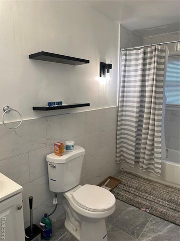 19333 Grandville Avenue, Detroit, MI 48219