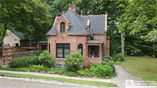 55 Lambert Avenue, Pomfret, NY 14063