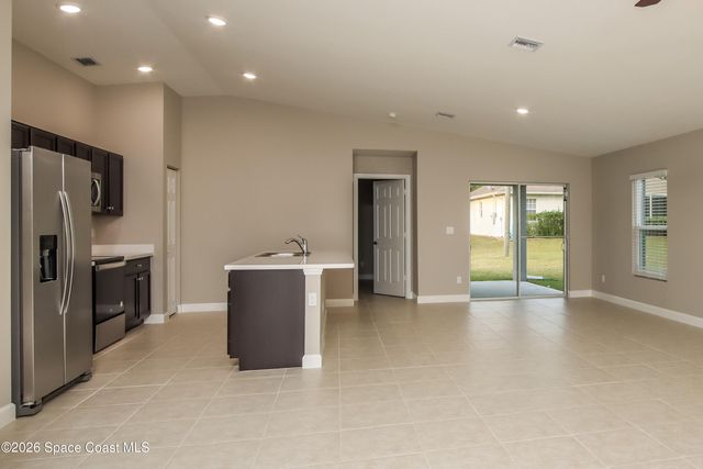 543 Reading Street SE, Palm Bay, FL 32909