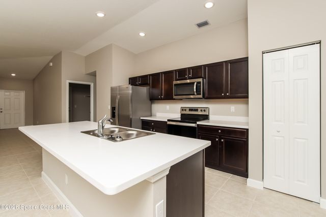 543 Reading Street SE, Palm Bay, FL 32909