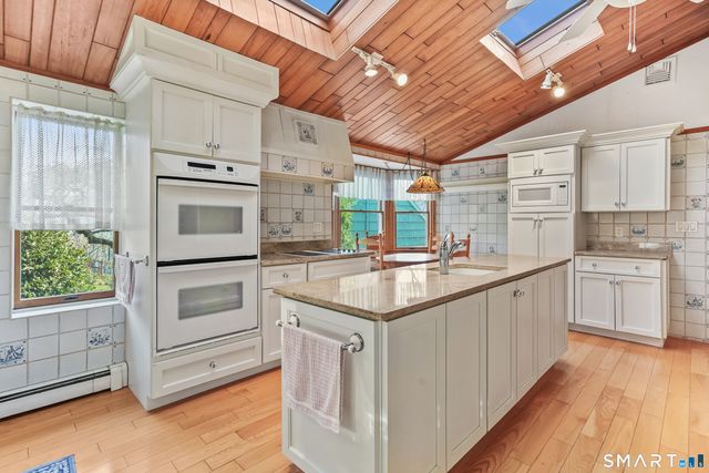 31 Mountain View Drive, Brookfield, CT 06804