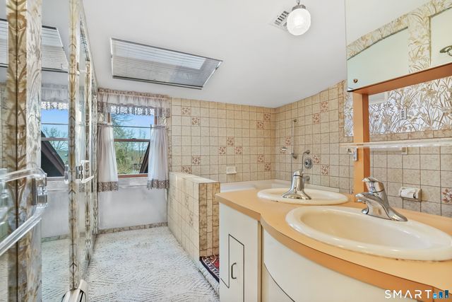 31 Mountain View Drive, Brookfield, CT 06804