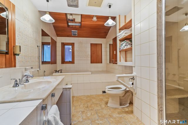 31 Mountain View Drive, Brookfield, CT 06804