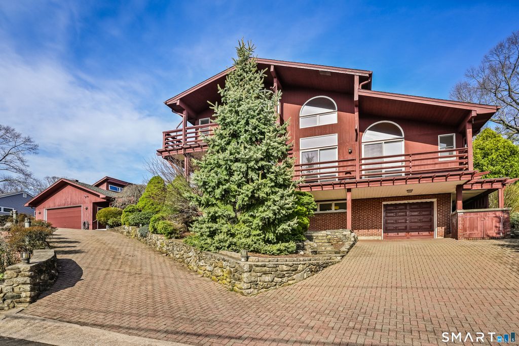 31 Mountain View Drive, Brookfield, CT 06804