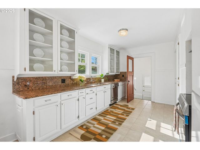 3568 Ne SCHUYLER St, Portland, OR 97212