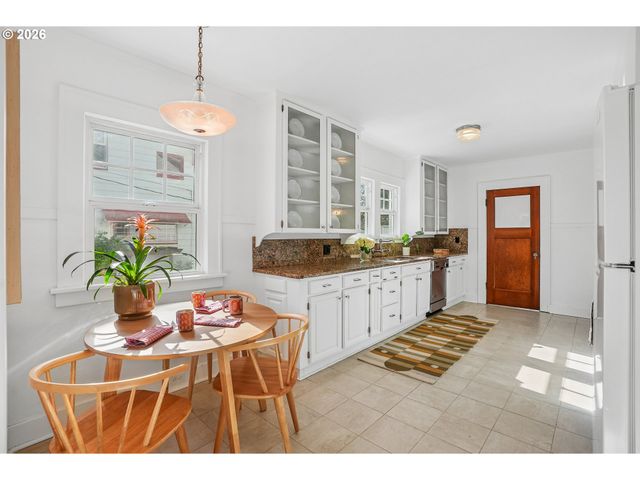 3568 Ne SCHUYLER St, Portland, OR 97212