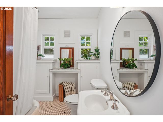 3568 Ne SCHUYLER St, Portland, OR 97212