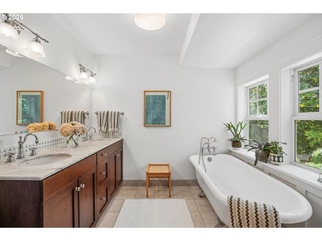 3568 Ne SCHUYLER St, Portland, OR 97212